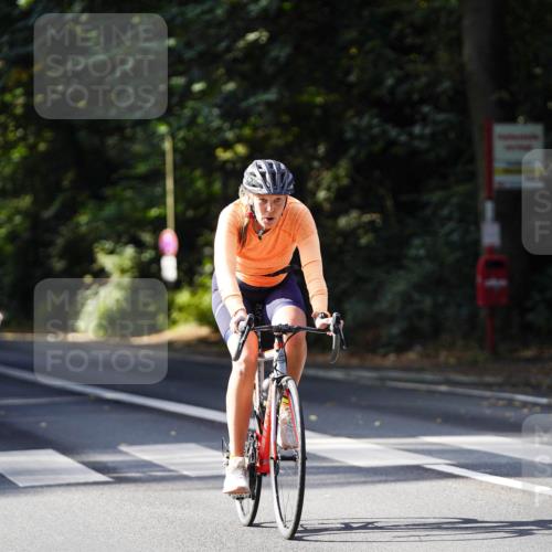 14.09.2025 - Stadtparktriathlon Michael Burmester http://msf.ph/oto/8910979 14.09.2025 10:57:59 Radfahren 637, 737, 816, 826, 836, 841, 853 meine-sportfotos.de