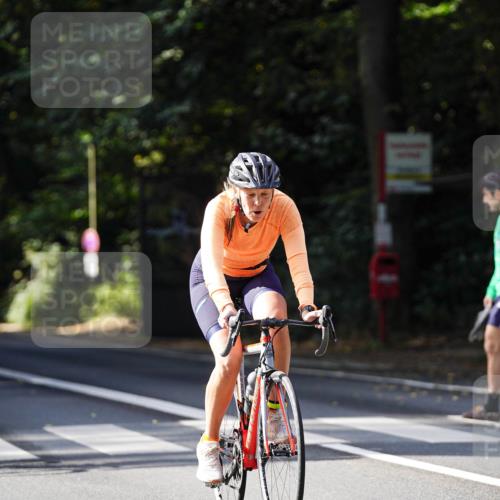 14.09.2025 - Stadtparktriathlon Michael Burmester http://msf.ph/oto/8910981 14.09.2025 10:57:59 Radfahren 637, 737, 816, 826, 836, 841, 853 meine-sportfotos.de