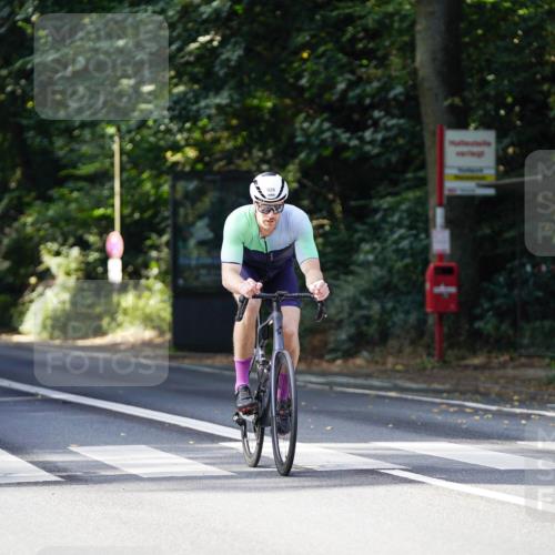 14.09.2025 - Stadtparktriathlon Michael Burmester http://msf.ph/oto/8910986 14.09.2025 10:58:07 Radfahren 791, 816, 826 meine-sportfotos.de