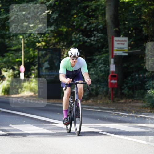 14.09.2025 - Stadtparktriathlon Michael Burmester http://msf.ph/oto/8910987 14.09.2025 10:58:07 Radfahren 791, 816, 826 meine-sportfotos.de