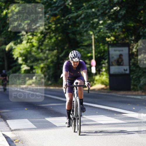 14.09.2025 - Stadtparktriathlon Michael Burmester http://msf.ph/oto/8910990 14.09.2025 10:58:17 Radfahren 692, 835, 846, 898, 919 meine-sportfotos.de