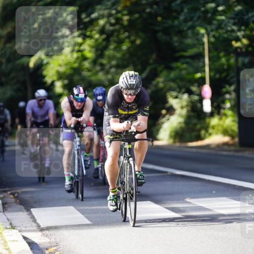 14.09.2025 - Stadtparktriathlon Michael Burmester http://msf.ph/oto/8910993 14.09.2025 10:58:22 Radfahren 692, 820, 835, 846, 848, 852, 859, 861, 872, 898, 919 meine-sportfotos.de