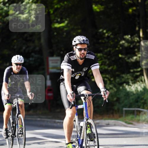14.09.2025 - Stadtparktriathlon Michael Burmester http://msf.ph/oto/8911004 14.09.2025 10:58:28 Radfahren 820, 821, 835, 846, 848, 852, 859, 861, 872, 898, 919 meine-sportfotos.de