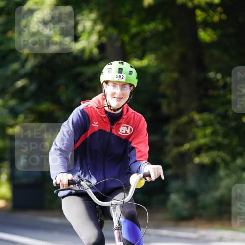 14.09.2025 - Stadtparktriathlon Michael Burmester http://msf.ph/oto/8911019 14.09.2025 10:58:51 Radfahren 582, 712, 750, 804, 917 meine-sportfotos.de