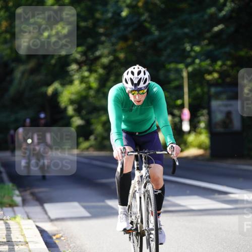 14.09.2025 - Stadtparktriathlon Michael Burmester http://msf.ph/oto/8911038 14.09.2025 10:59:07 Radfahren 683, 727, 739, 743, 759, 799, 862, 873, 882, 920 meine-sportfotos.de