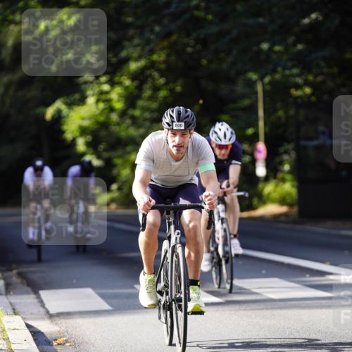 14.09.2025 - Stadtparktriathlon Michael Burmester http://msf.ph/oto/8911049 14.09.2025 10:59:23 Radfahren 748, 752, 775, 800, 813, 886, 889 meine-sportfotos.de