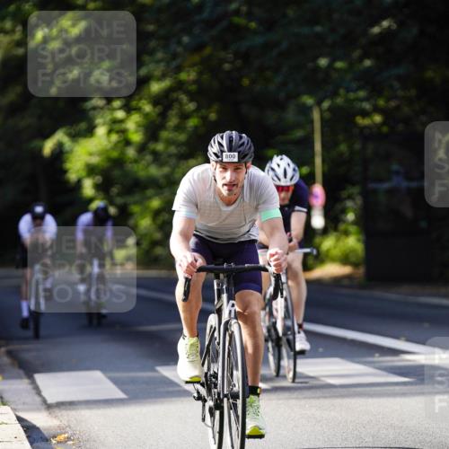 14.09.2025 - Stadtparktriathlon Michael Burmester http://msf.ph/oto/8911050 14.09.2025 10:59:23 Radfahren 748, 752, 775, 800, 813, 886, 889 meine-sportfotos.de