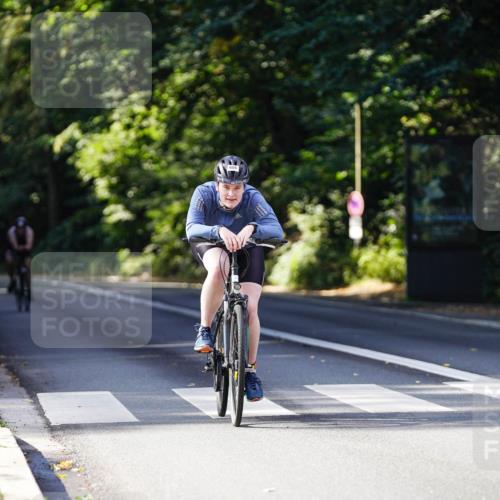 14.09.2025 - Stadtparktriathlon Michael Burmester http://msf.ph/oto/8911057 14.09.2025 10:59:32 Radfahren 698, 785 meine-sportfotos.de