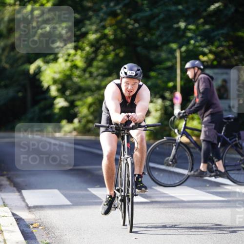 14.09.2025 - Stadtparktriathlon Michael Burmester http://msf.ph/oto/8911061 14.09.2025 10:59:37 Radfahren 698, 785 meine-sportfotos.de