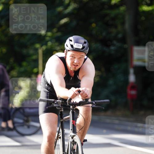 14.09.2025 - Stadtparktriathlon Michael Burmester http://msf.ph/oto/8911062 14.09.2025 10:59:38 Radfahren 698, 785 meine-sportfotos.de