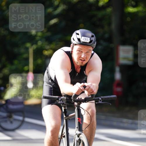 14.09.2025 - Stadtparktriathlon Michael Burmester http://msf.ph/oto/8911063 14.09.2025 10:59:38 Radfahren 698, 785 meine-sportfotos.de