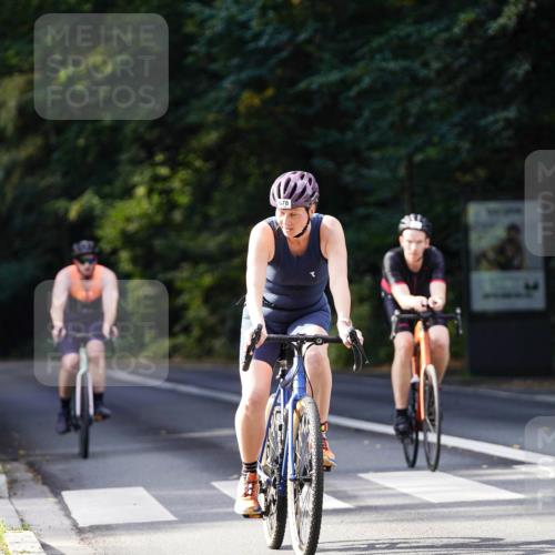 14.09.2025 - Stadtparktriathlon Michael Burmester http://msf.ph/oto/8911068 14.09.2025 11:00:06 Radfahren 678, 839, 858, 874, 894 meine-sportfotos.de