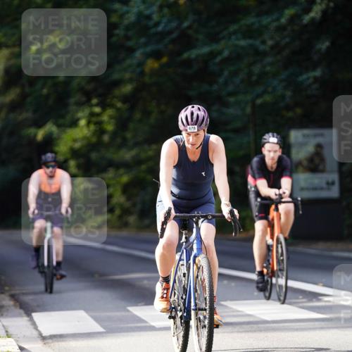 14.09.2025 - Stadtparktriathlon Michael Burmester http://msf.ph/oto/8911069 14.09.2025 11:00:06 Radfahren 678, 839, 858, 874, 894 meine-sportfotos.de