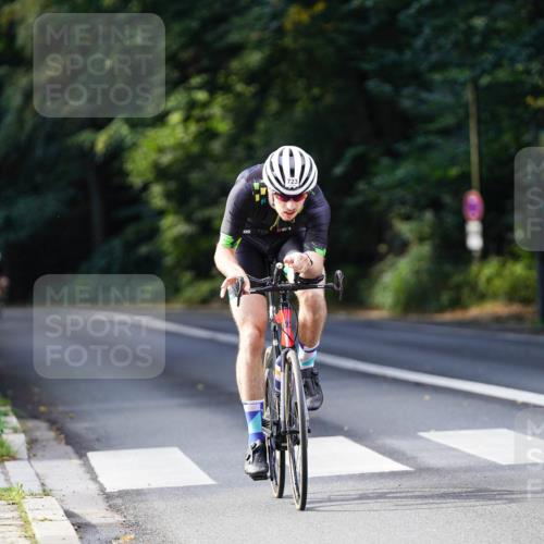 14.09.2025 - Stadtparktriathlon Michael Burmester http://msf.ph/oto/8911072 14.09.2025 11:00:15 Radfahren 723 meine-sportfotos.de