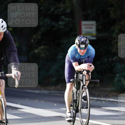 14.09.2025 - Stadtparktriathlon Michael Burmester http://msf.ph/oto/8911079 14.09.2025 11:00:27 Radfahren 601, 829, 871, 878, 915 meine-sportfotos.de