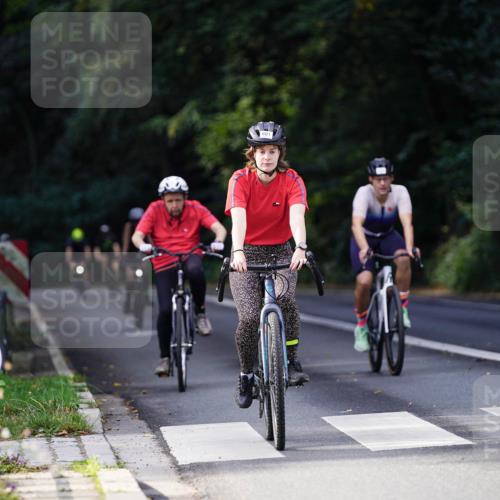 14.09.2025 - Stadtparktriathlon Michael Burmester http://msf.ph/oto/8911082 14.09.2025 11:00:30 Radfahren 600, 601, 643, 829, 838, 871, 878, 915 meine-sportfotos.de