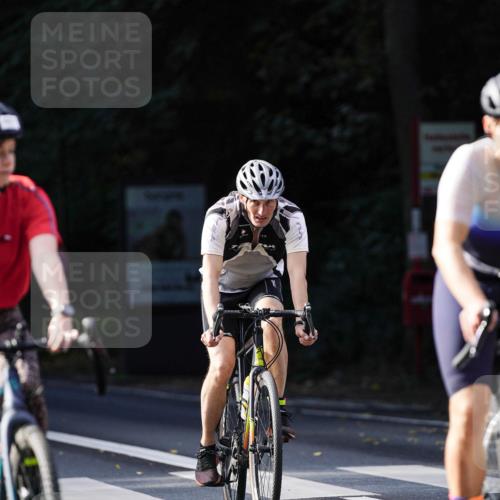 14.09.2025 - Stadtparktriathlon Michael Burmester http://msf.ph/oto/8911085 14.09.2025 11:00:32 Radfahren 600, 601, 643, 829, 838, 871, 878, 915, 921 meine-sportfotos.de