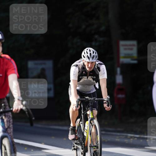 14.09.2025 - Stadtparktriathlon Michael Burmester http://msf.ph/oto/8911086 14.09.2025 11:00:33 Radfahren 600, 601, 643, 829, 838, 871, 878, 915, 921 meine-sportfotos.de