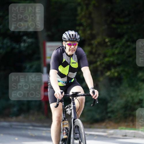 14.09.2025 - Stadtparktriathlon Michael Burmester http://msf.ph/oto/8911089 14.09.2025 11:00:38 Radfahren 600, 601, 643, 724, 730, 793, 829, 838, 870, 915, 921 meine-sportfotos.de