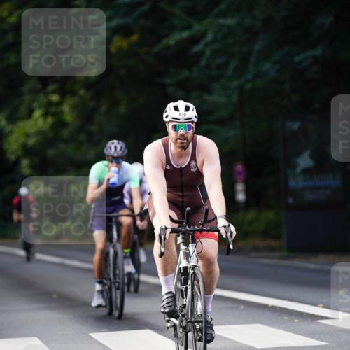 14.09.2025 - Stadtparktriathlon Michael Burmester http://msf.ph/oto/8911092 14.09.2025 11:00:42 Radfahren 600, 643, 716, 724, 730, 735, 793, 838, 865, 870, 918, 921 meine-sportfotos.de