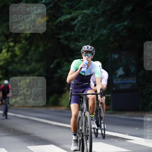14.09.2025 - Stadtparktriathlon Michael Burmester http://msf.ph/oto/8911095 14.09.2025 11:00:43 Radfahren 600, 643, 716, 724, 730, 735, 793, 838, 865, 870, 918, 921 meine-sportfotos.de