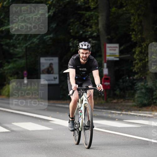 14.09.2025 - Stadtparktriathlon Michael Burmester http://msf.ph/oto/8911113 14.09.2025 11:01:03 Radfahren 758, 797, 806, 825, 843, 892, 895 meine-sportfotos.de