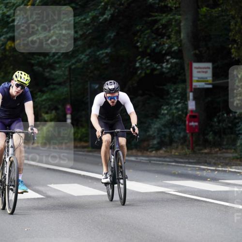 14.09.2025 - Stadtparktriathlon Michael Burmester http://msf.ph/oto/8911121 14.09.2025 11:01:10 Radfahren 749, 758, 797, 806, 825, 902 meine-sportfotos.de