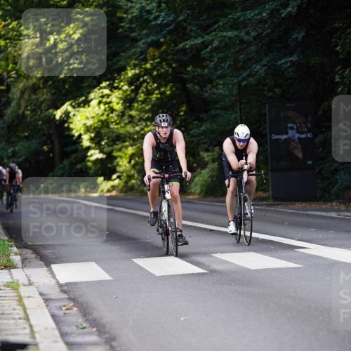 14.09.2025 - Stadtparktriathlon Michael Burmester http://msf.ph/oto/8911123 14.09.2025 11:01:16 Radfahren 749, 758, 766, 806, 876, 902 meine-sportfotos.de