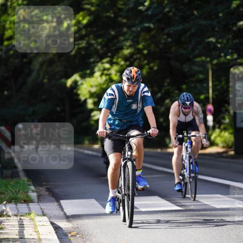 14.09.2025 - Stadtparktriathlon Michael Burmester http://msf.ph/oto/8911133 14.09.2025 11:01:31 Radfahren 728, 769, 772, 808, 847, 901 meine-sportfotos.de