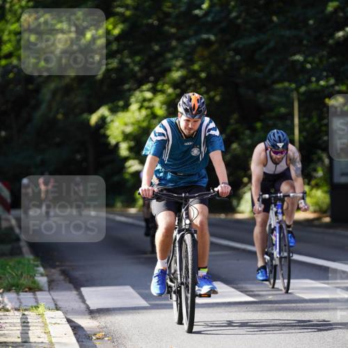 14.09.2025 - Stadtparktriathlon Michael Burmester http://msf.ph/oto/8911134 14.09.2025 11:01:31 Radfahren 728, 769, 772, 808, 847, 901 meine-sportfotos.de
