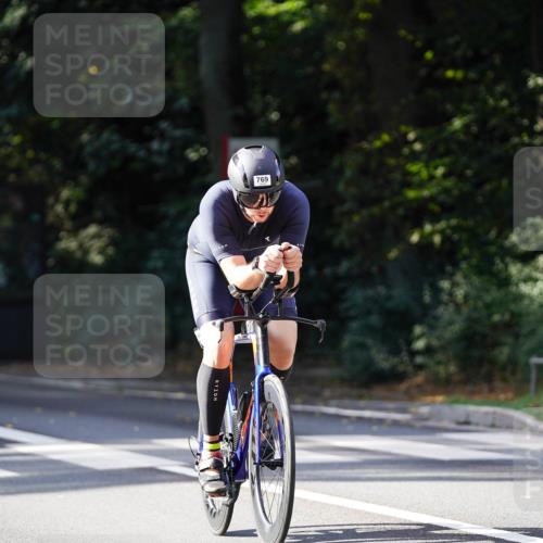 14.09.2025 - Stadtparktriathlon Michael Burmester http://msf.ph/oto/8911144 14.09.2025 11:01:40 Radfahren 728, 769, 880, 901 meine-sportfotos.de