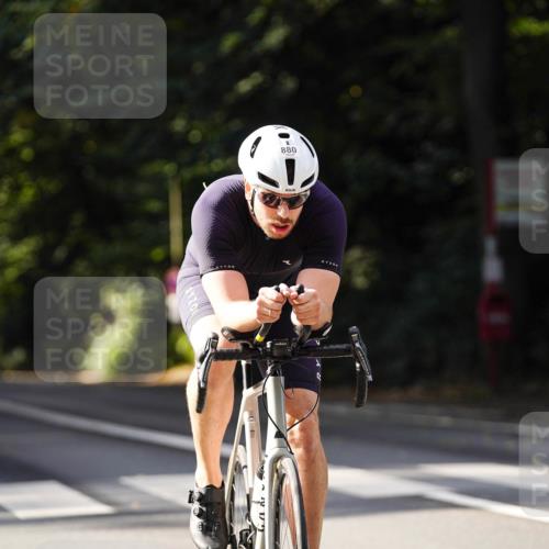 14.09.2025 - Stadtparktriathlon Michael Burmester http://msf.ph/oto/8911146 14.09.2025 11:01:41 Radfahren 769, 787, 880, 901 meine-sportfotos.de