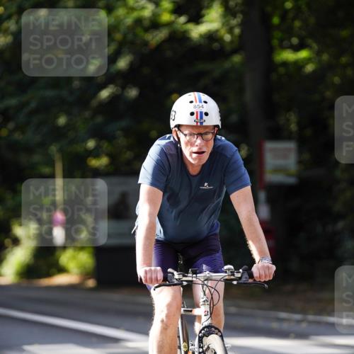 14.09.2025 - Stadtparktriathlon Michael Burmester http://msf.ph/oto/8911163 14.09.2025 11:01:59 Radfahren 663, 736, 770, 779, 790, 815, 822, 842, 854, 868, 900 meine-sportfotos.de