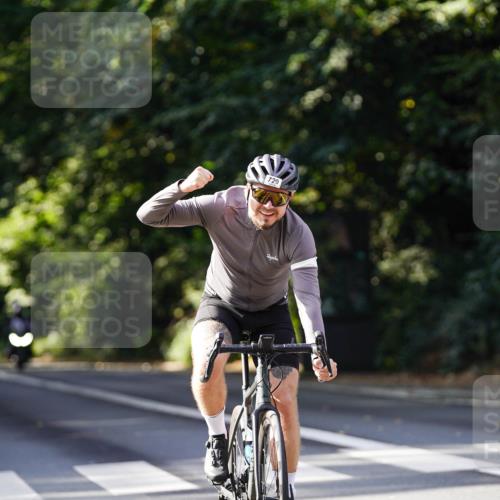 14.09.2025 - Stadtparktriathlon Michael Burmester http://msf.ph/oto/8911181 14.09.2025 11:02:15 Radfahren 682, 729, 732, 780, 875 meine-sportfotos.de