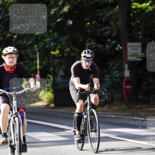 14.09.2025 - Stadtparktriathlon Michael Burmester http://msf.ph/oto/8911185 14.09.2025 11:02:18 Radfahren 682, 729, 732, 761, 890, 916 meine-sportfotos.de