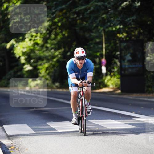 14.09.2025 - Stadtparktriathlon Michael Burmester http://msf.ph/oto/8911199 14.09.2025 11:02:45 Radfahren 734, 851 meine-sportfotos.de