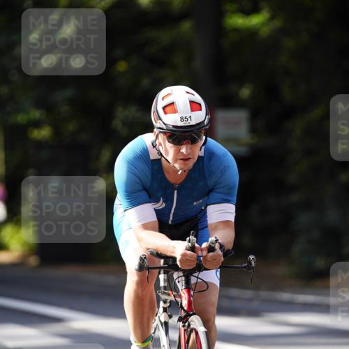 14.09.2025 - Stadtparktriathlon Michael Burmester http://msf.ph/oto/8911201 14.09.2025 11:02:46 Radfahren 734, 851 meine-sportfotos.de