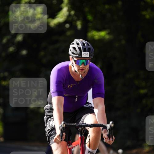14.09.2025 - Stadtparktriathlon Michael Burmester http://msf.ph/oto/8911207 14.09.2025 11:02:58 Radfahren 631, 762, 786, 831 meine-sportfotos.de