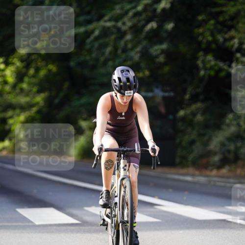 14.09.2025 - Stadtparktriathlon Michael Burmester http://msf.ph/oto/8911212 14.09.2025 11:03:10 Radfahren 646, 708, 849, 877, 888 meine-sportfotos.de
