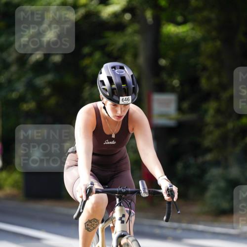 14.09.2025 - Stadtparktriathlon Michael Burmester http://msf.ph/oto/8911213 14.09.2025 11:03:11 Radfahren 646, 708, 849, 877, 888 meine-sportfotos.de