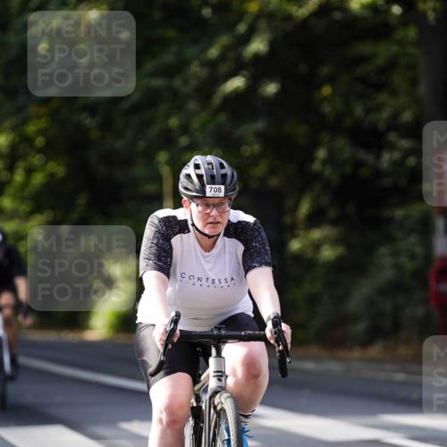 14.09.2025 - Stadtparktriathlon Michael Burmester http://msf.ph/oto/8911216 14.09.2025 11:03:14 Radfahren 646, 708, 849, 877, 888 meine-sportfotos.de