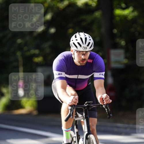 14.09.2025 - Stadtparktriathlon Michael Burmester http://msf.ph/oto/8911227 14.09.2025 11:03:24 Radfahren 657, 764, 782, 783, 788, 811, 849 meine-sportfotos.de