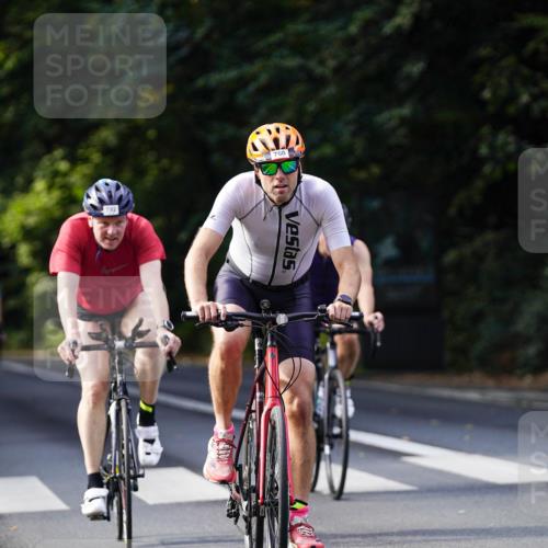14.09.2025 - Stadtparktriathlon Michael Burmester http://msf.ph/oto/8911238 14.09.2025 11:03:43 Radfahren 740, 760, 767, 781, 792, 798 meine-sportfotos.de