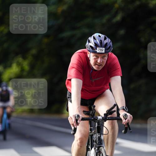 14.09.2025 - Stadtparktriathlon Michael Burmester http://msf.ph/oto/8911239 14.09.2025 11:03:44 Radfahren 740, 760, 765, 767, 781, 792, 798, 909 meine-sportfotos.de