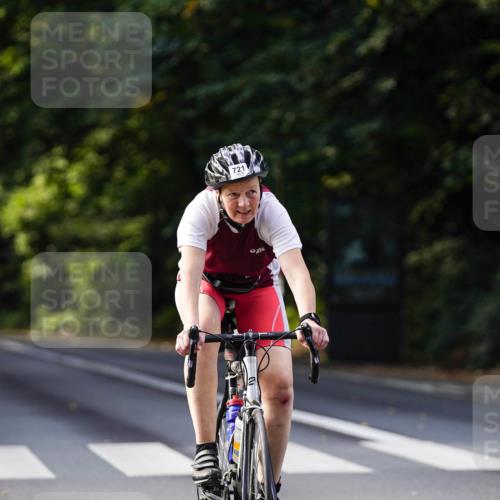 14.09.2025 - Stadtparktriathlon Michael Burmester http://msf.ph/oto/8911252 14.09.2025 11:03:55 Radfahren 721, 740, 753, 765, 798, 801, 909 meine-sportfotos.de