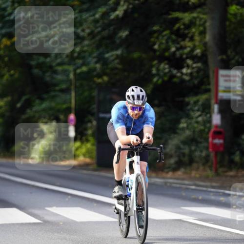 14.09.2025 - Stadtparktriathlon Michael Burmester http://msf.ph/oto/8911255 14.09.2025 11:04:02 Radfahren 753, 778, 801, 911, 914 meine-sportfotos.de