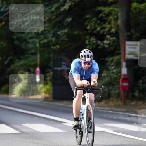 14.09.2025 - Stadtparktriathlon Michael Burmester http://msf.ph/oto/8911256 14.09.2025 11:04:02 Radfahren 753, 778, 801, 911, 914 meine-sportfotos.de