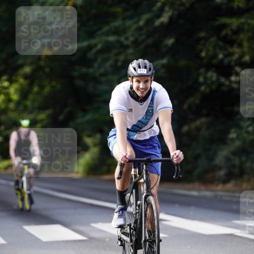 14.09.2025 - Stadtparktriathlon Michael Burmester http://msf.ph/oto/8911258 14.09.2025 11:04:07 Radfahren 655, 753, 755, 778, 911, 914 meine-sportfotos.de