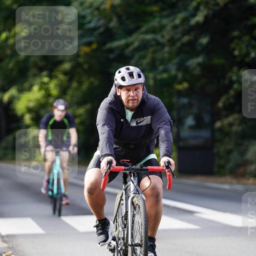 14.09.2025 - Stadtparktriathlon Michael Burmester http://msf.ph/oto/8911279 14.09.2025 11:04:25 Radfahren 628, 671, 686, 771, 774, 802, 803, 857 meine-sportfotos.de