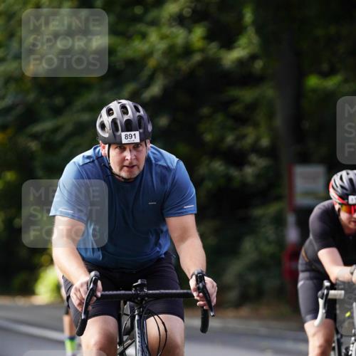 14.09.2025 - Stadtparktriathlon Michael Burmester http://msf.ph/oto/8911303 14.09.2025 11:05:11 Radfahren 776, 833, 836, 841, 852, 853, 867, 891, 919 meine-sportfotos.de